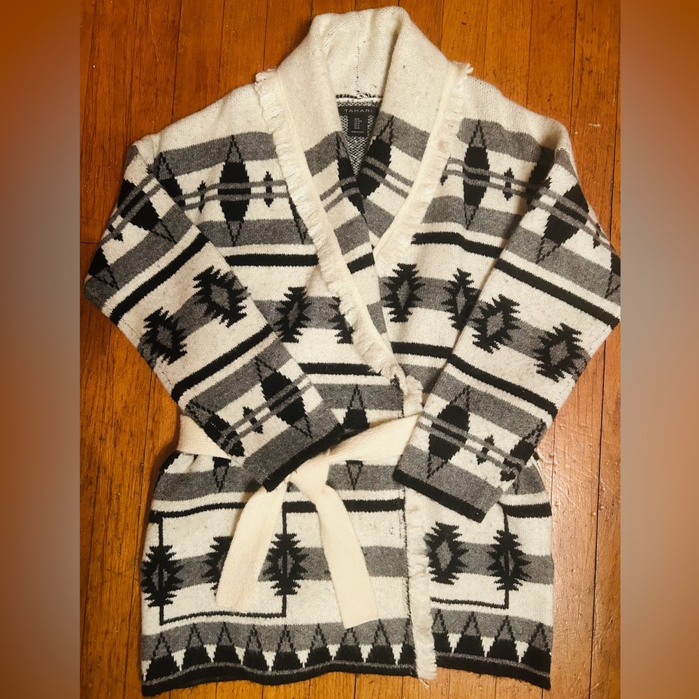 Women’s wrap sweater
